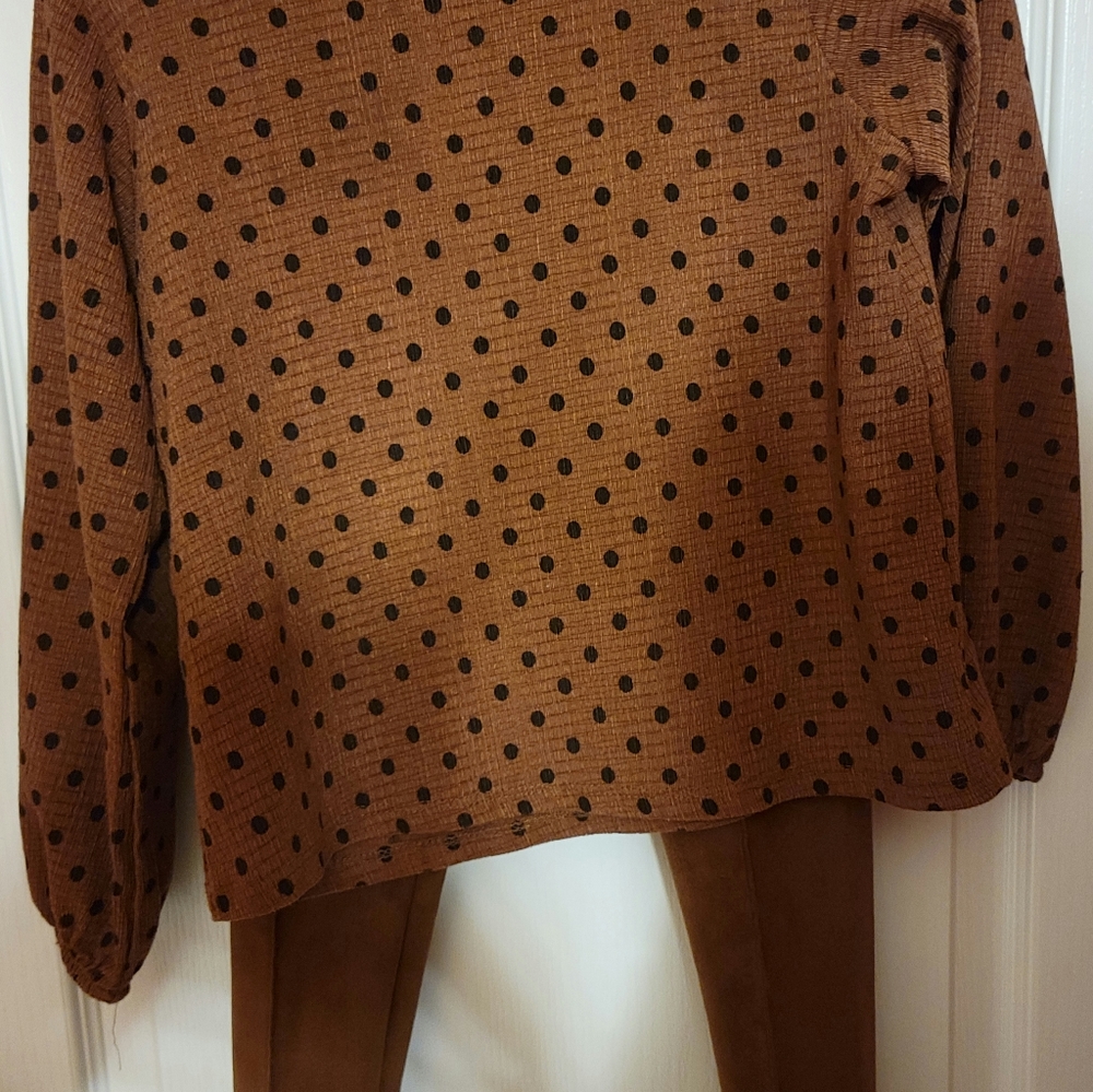 Zara, Girls pants size 9, blouse 8